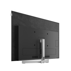 TV Loewe stellar 48 Tizen — acabado aluminio negro con trasera lava.