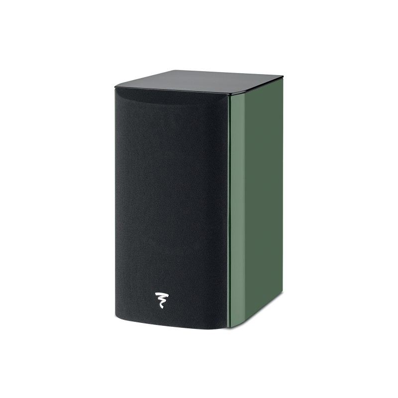 Focal Aria Evo X N2 Moss Green — vista tres cuartos con rejilla magnética montada