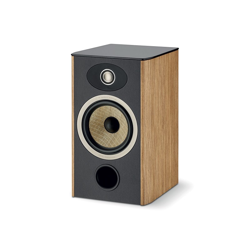 Focal Aria Evo X N1 — altavoz de estantería en Prime Walnut, vista tres cuartos