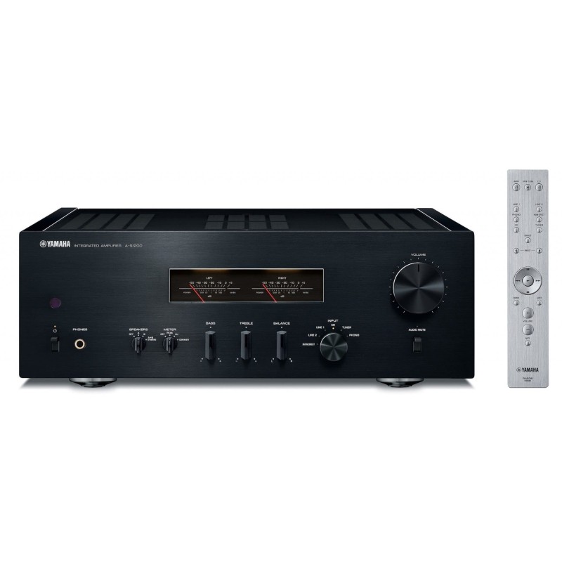 Yamaha A-S1200 en negro, vista frontal con los vúmetros y el mando a distancia plateado al lado