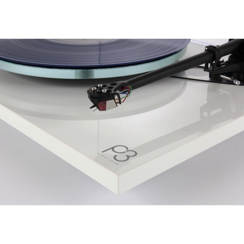 Rega Planar 3 Negro — vista cenital brazo y cápsula