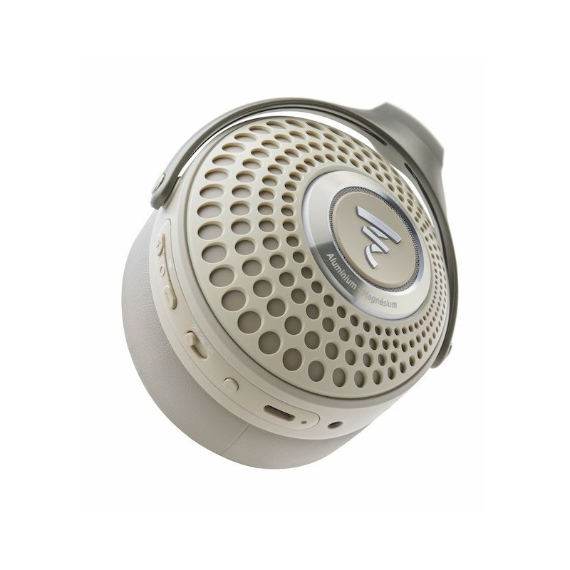 Focal Bathys — detalle de la rejilla perforada de la cápsula