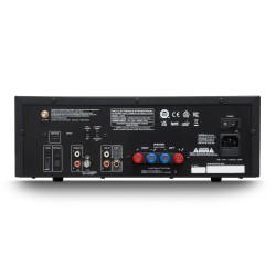 NAD C 3030 — panel trasero con bornes de altavoz, HDMI eARC, óptica, phono y salida de subwoofer