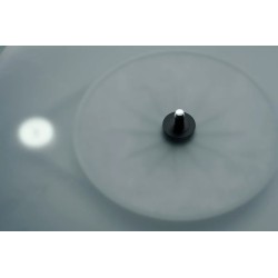 Pro-Ject T1 EVO — detalle del subplato antirresonante