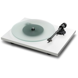 Pro-Ject T1 EVO blanco satinado — vista lateral superior con vista del plato de vidrio