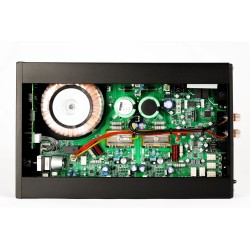 Interior del Rega Brio Mk7: circuito impreso y transformador toroidal