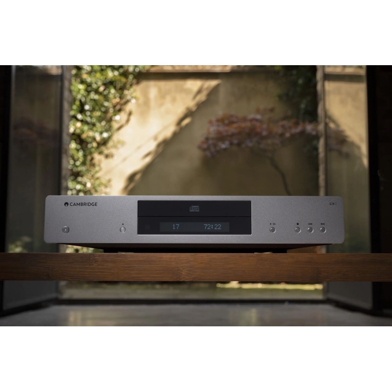 Cambridge Audio CXC v2 — junto a una ventana, ambiente