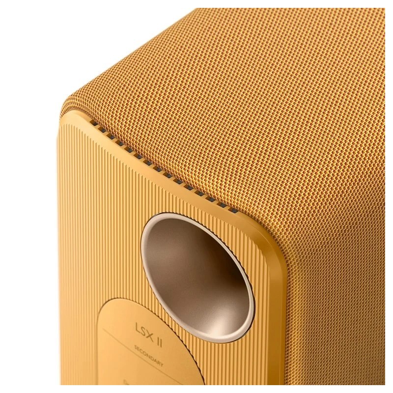 KEF LSX II Amber Haze — detalle de la esquina y la tela