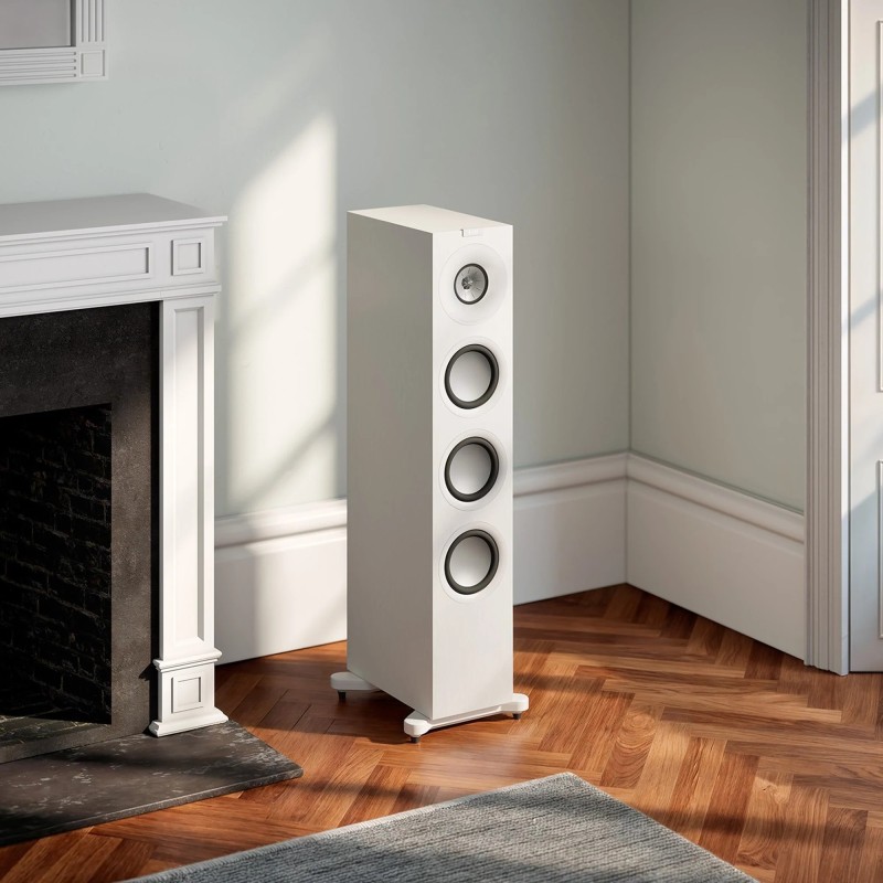 KEF Q11 Meta Blanco satinado — en un salón, ambiente