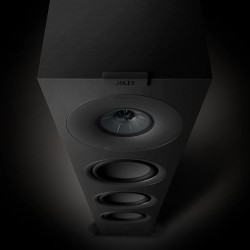 KEF Q11 Meta Negro satinado — altavoz visto desde abajo, en ángulo