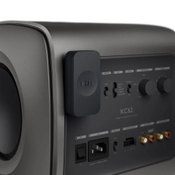 KEF KW1 — receptor conectado al panel de un KC62