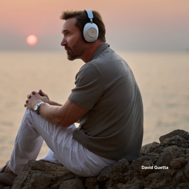 David Gueta Loewe leo, auriculares inalámbricos con cancelación de ruido, en midnight blue