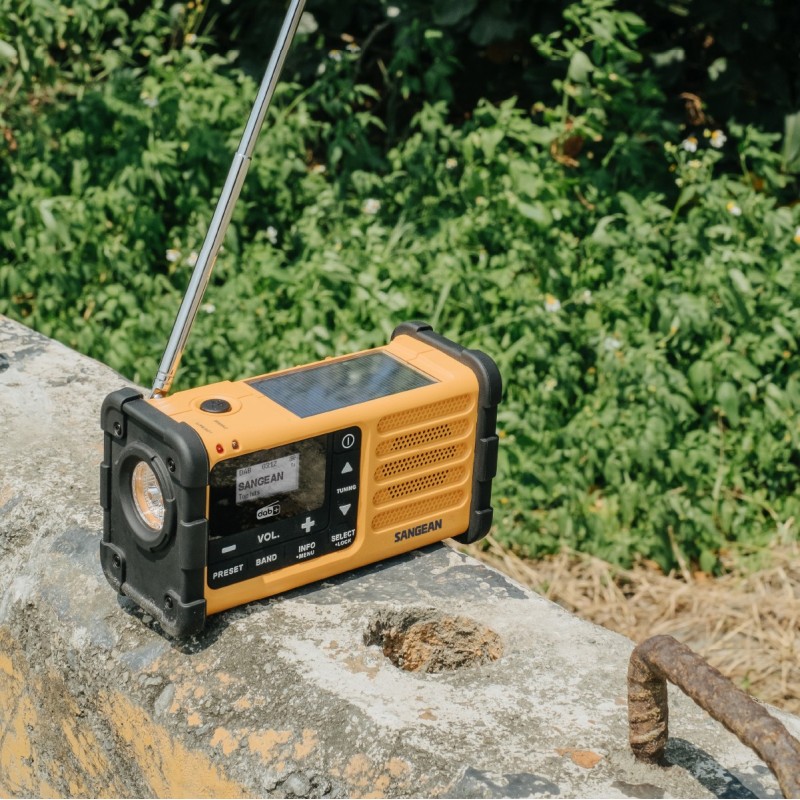 Sangean MMR-88 DAB — radio de emergencia con dinamo, solar y linterna — imagen 5