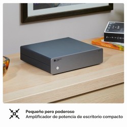 MXW70 sobre un mueble de madera: etapa de potencia compacta de sobremesa