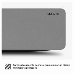 Primer plano de la carcasa metálica del MXW70 con el modelo grabado