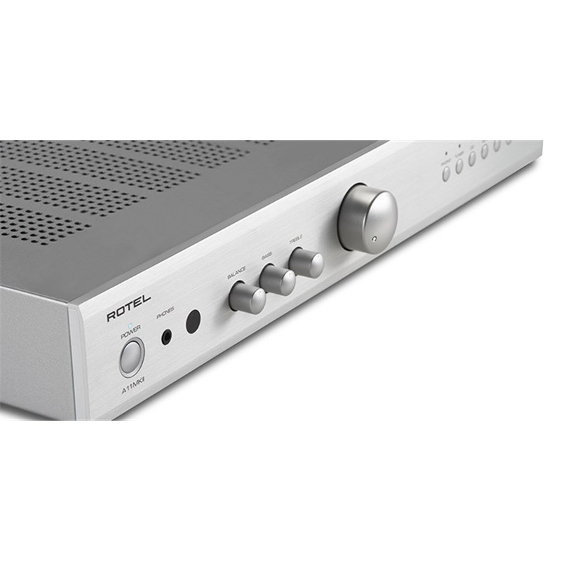 Rotel A11 MkII, en ángulo, plata