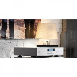 Rotel CD11 MkII, en un salón, plata