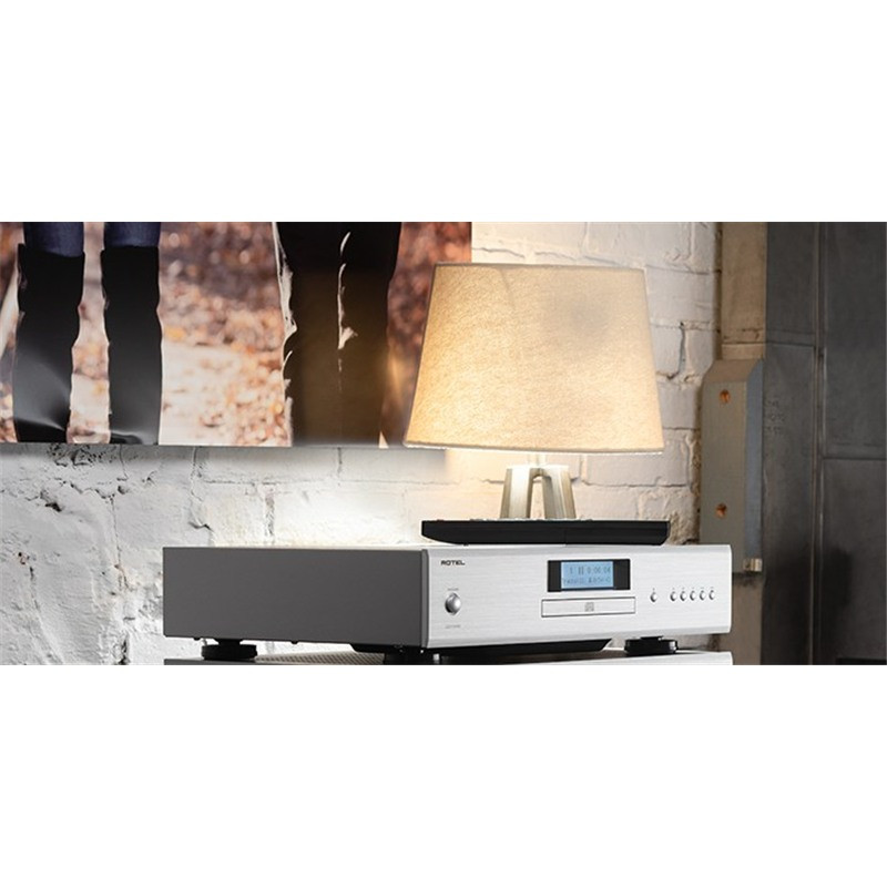 Rotel CD11 MkII, en un salón, plata