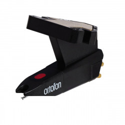 Ortofon OM 5E, lateral con el logotipo de Ortofon