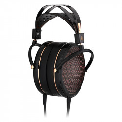 Audeze CRBN2, vista tres cuartos