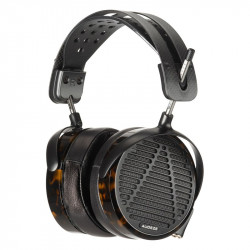 Audeze LCD-5, vista tres cuartos