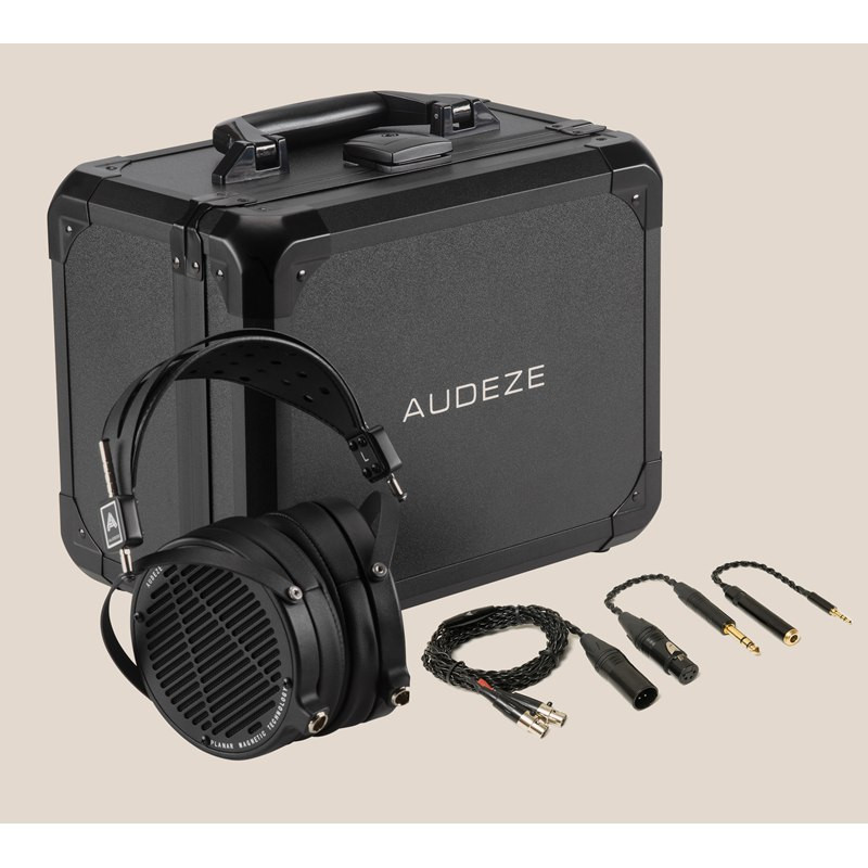 Audeze LCD-2 Classic, con la maleta y los cables incluidos
