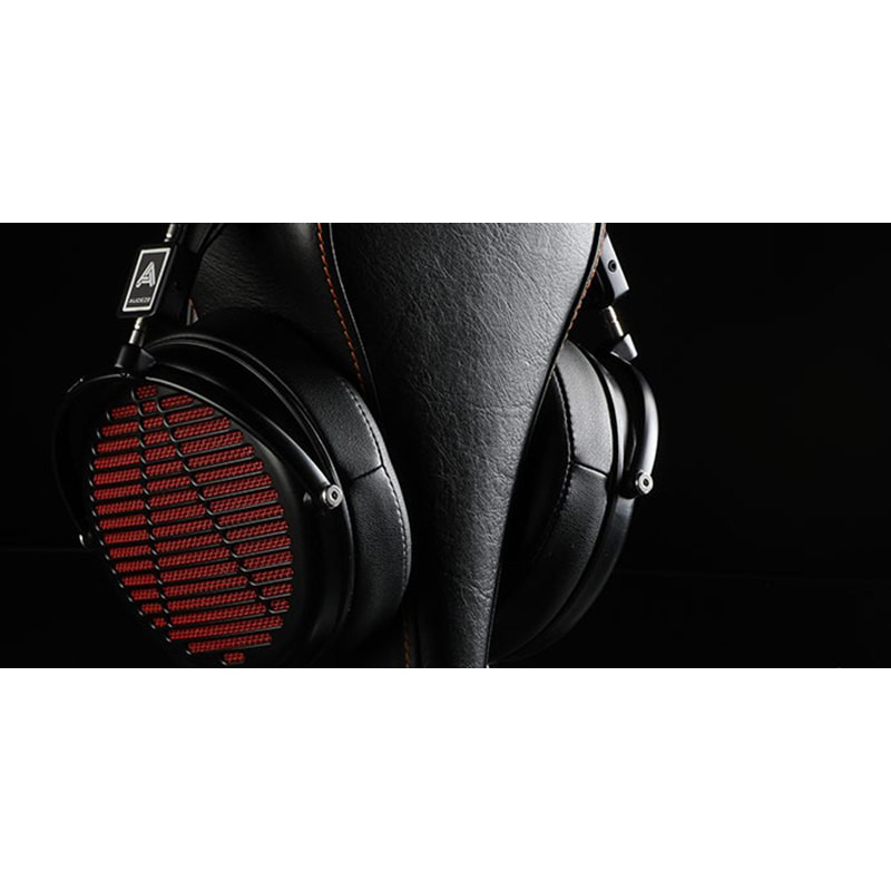 Audeze LCD-GX, en soporte