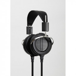 STAX SR-X1, vista tres cuartos
