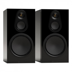 Monitor Audio Silver 100 8G, vista 3/4 sin rejilla, negro brillante