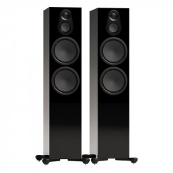 Monitor Audio Silver 500 8G, vista 3/4 sin rejilla, negro brillante