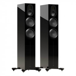 Monitor Audio Gold 300 6G, vista 3/4 sin rejilla, negro brillante