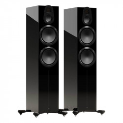 Monitor Audio Gold 500 6G, vista 3/4 sin rejilla, negro brillante