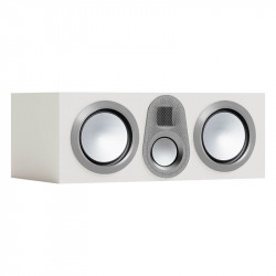 Monitor Audio Gold C250 6G, vista 3/4 sin rejilla, blanco satinado