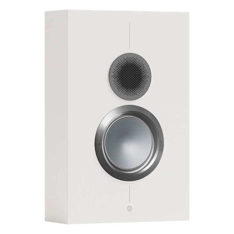 Monitor Audio Gold On-Wall 6G, vista 3/4 sin rejilla, blanco satinado