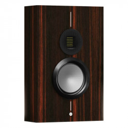 Monitor Audio Gold On-Wall 6G, vista 3/4 sin rejilla, macassar