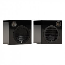 Monitor Audio Radius 1 4G, vista en ángulo, negro brillante