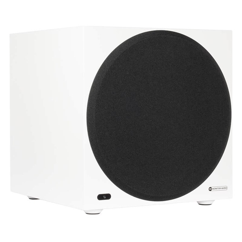 Monitor Audio Anthra W12 con rejilla, vista en ángulo, blanco satinado