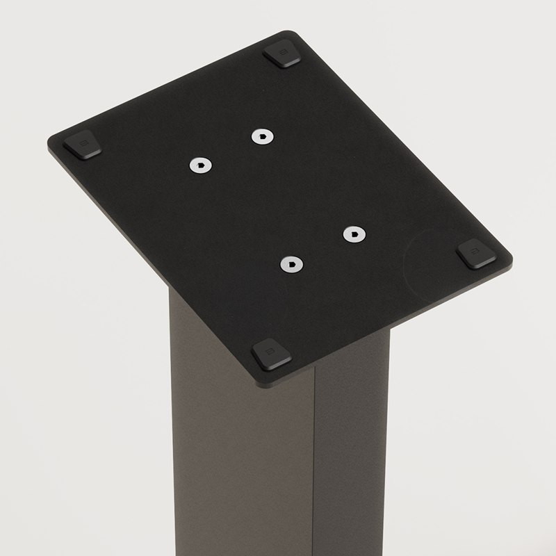 Placa superior de acero del Blok AXIS con sus cuatro tacos aislantes, en negro, negro satinado