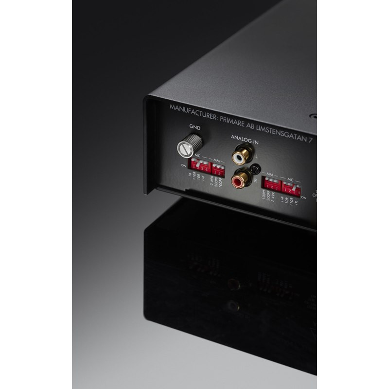 Primare R15, panel trasero
