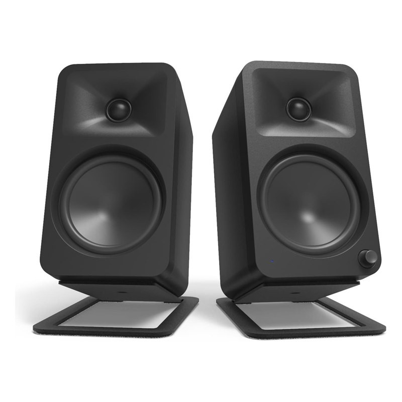 Kanto S4 con un altavoz Kanto ORA4, negro mate