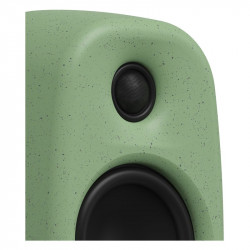 Kanto UKI, detalle del tweeter y el woofer, verde salvia