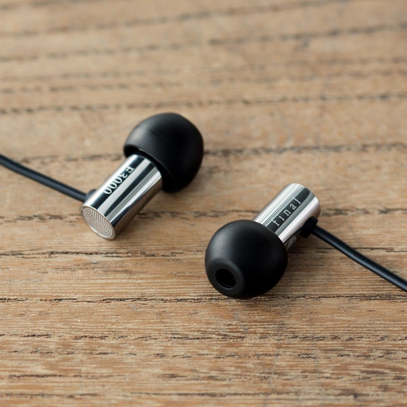 Final E3000, los dos auriculares con las puntas TYPE E
