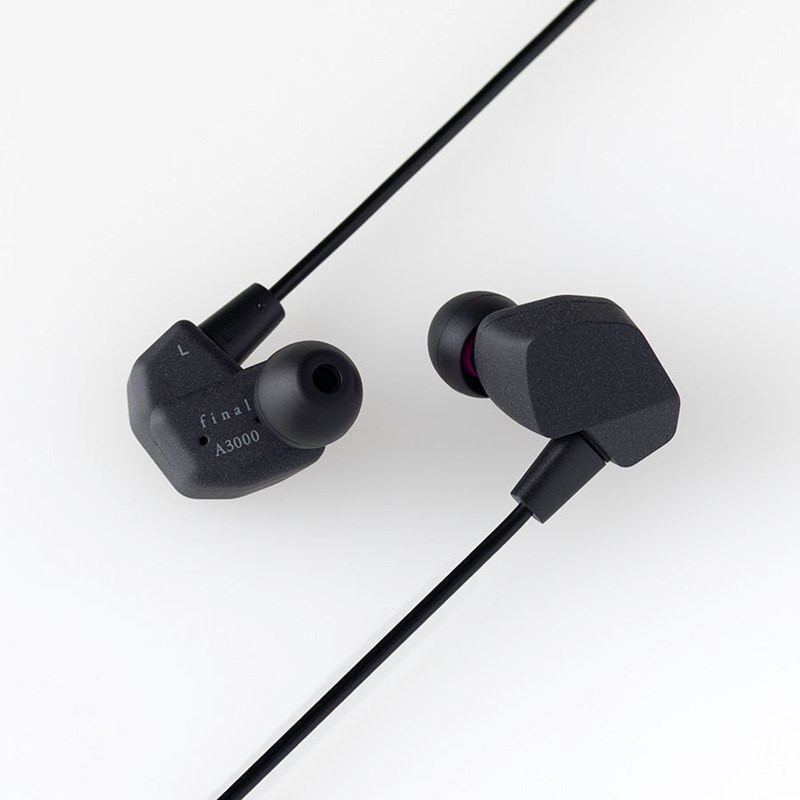 Final A3000, los dos auriculares con cable