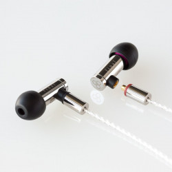 Final E5000, los dos auriculares con cable plateado
