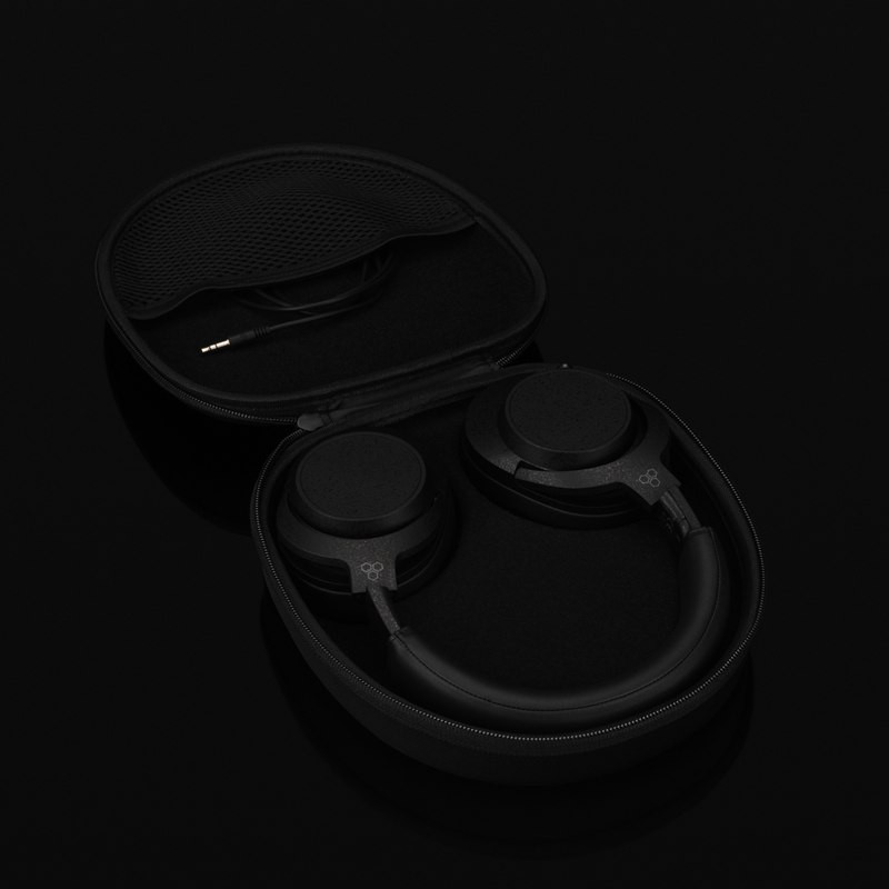 Final UX5000, estuche semirrígido