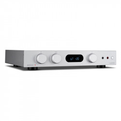 Audiolab 6000A MKII, vista de tres cuartos en plata