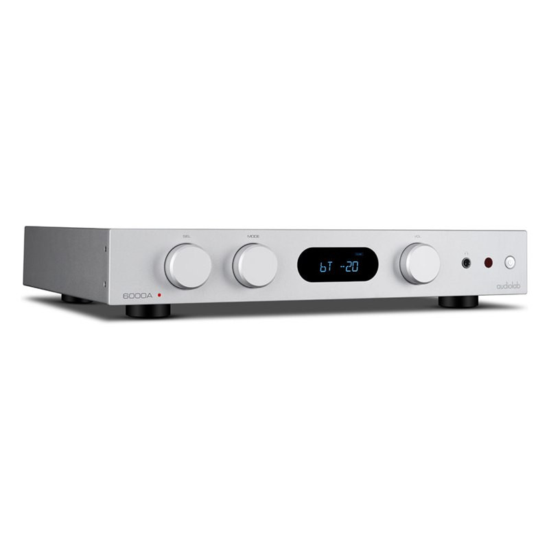 Audiolab 6000A MKII, vista de tres cuartos en plata