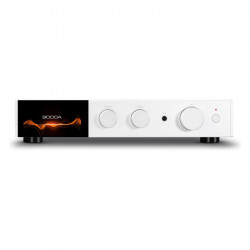 Audiolab 9000A, frontal en plata
