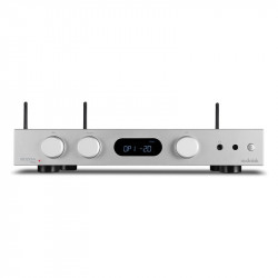 Audiolab 6000A Play, frontal en plata