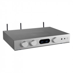 Audiolab 6000A Play, vista lateral de tres cuartos en plata